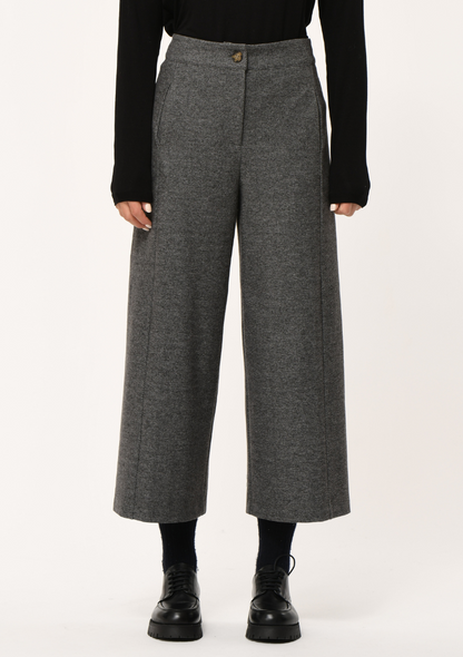 Pantalon cropped large gris en polyester La Fée Maraboutée modèle HK-PA-TAYLORA_991