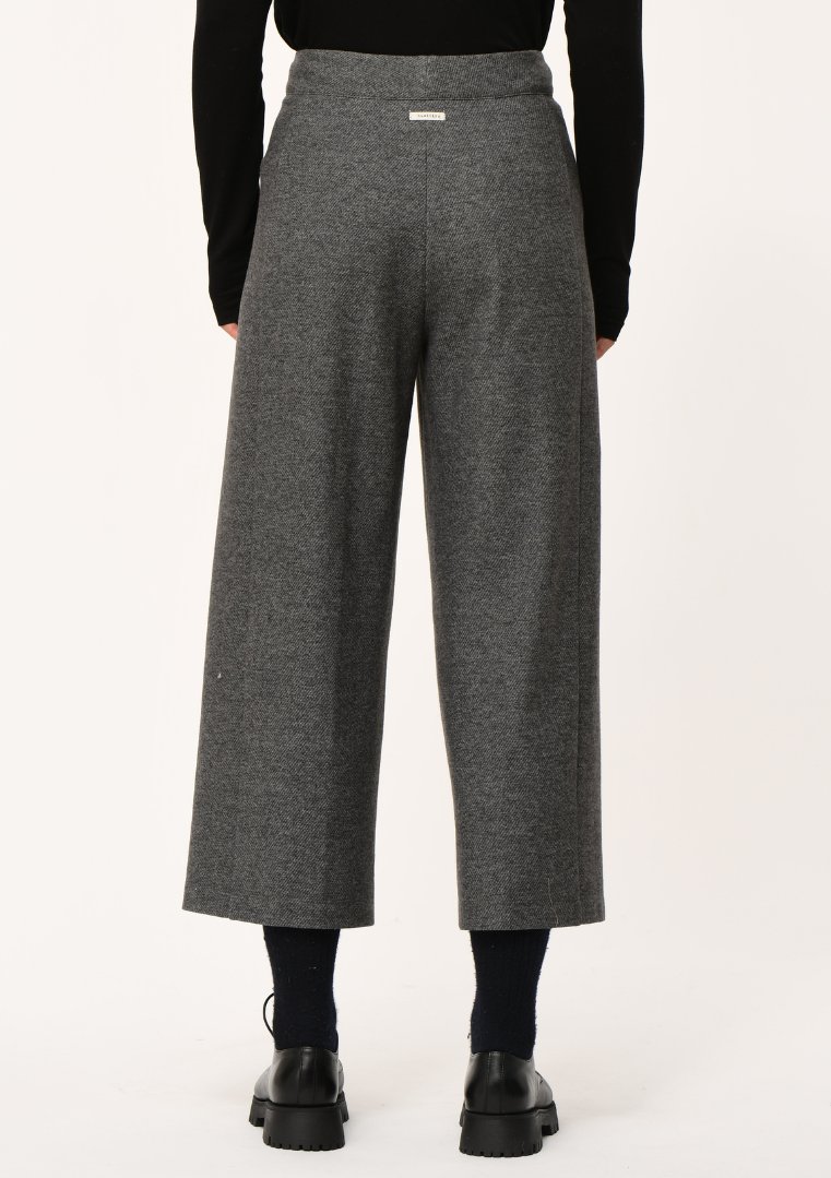 Pantalon cropped large gris en polyester La Fée Maraboutée modèle HK-PA-TAYLORA_991