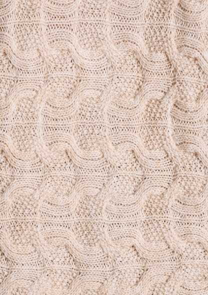 Gros plan sur la maille torsadée du gilet oversize écru La Fée Maraboutée, montrant les détails de texture.
Ref. FK-GI-ELISE-C_266 – La Fée Maraboutée