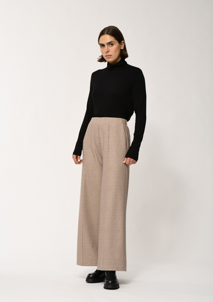 Pantalon large en jersey épais couleur ficelle, taille haute avec poches italiennes et ceinture dos élastiquée – Humility - HK-PA-BLOOMI_184
