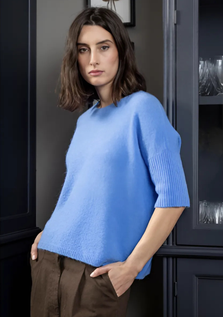 Pull doux manches courtes O’MER - OM047G enrichie en alpaga en azur.
